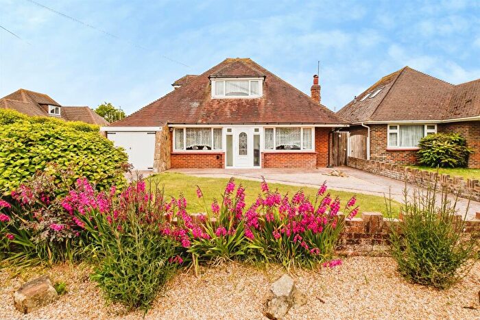 3 Bedroom Detached Bungalow For Sale In Beachside Close, Goring-By-Sea, Worthing, BN12