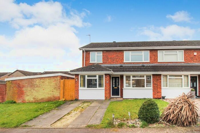 3 Bedroom Semi-Detached House To Rent In Webbs Close, Bromham, Bedford, MK43