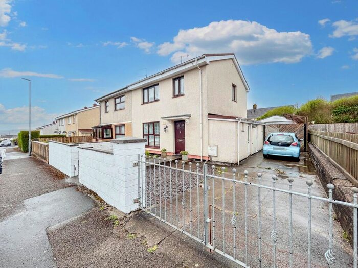 3 Bedroom Semi-Detached House For Sale In Penylan Road, Varteg, NP4