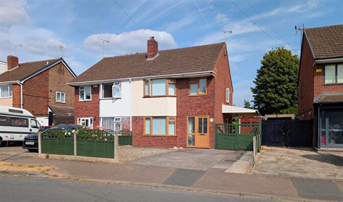 3 Bedroom Semi Detached House For Sale In Holmwood Drive, Tuffley, Gloucester, GL4