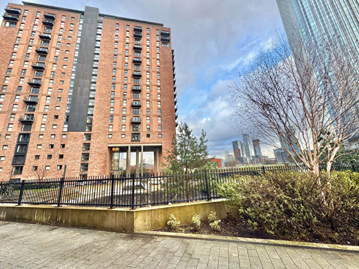 2 Bedroom Apartment For Sale In Rivergate House (Block A), Wilburn Basin, M5