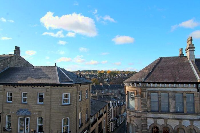 3 Bedroom Apartment To Rent In Parliament Street, Harrogate, HG1