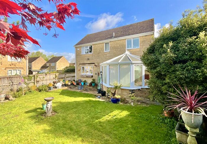 4 Bedroom Detached House For Sale In Alexander Drive, Cirencester, GL7