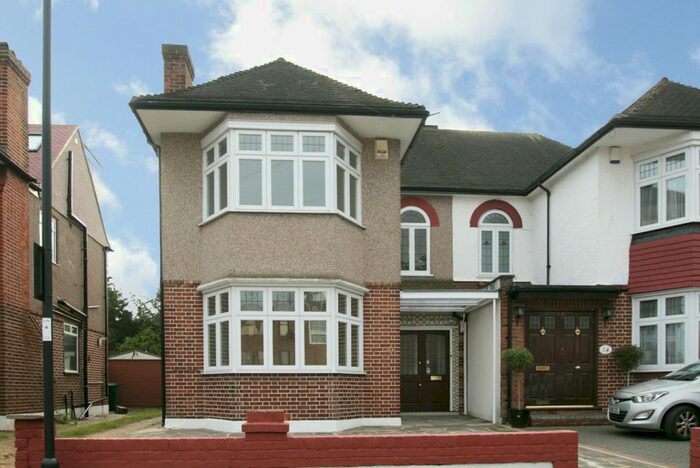 3 Bedroom Semi-Detached House To Rent In Crown Lane, Southgate, N14