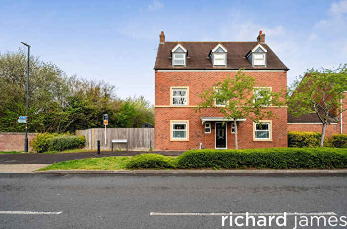 5 Bedroom Link Detached House For Sale In Butleigh Road, Redhouse, Swindon, SN25