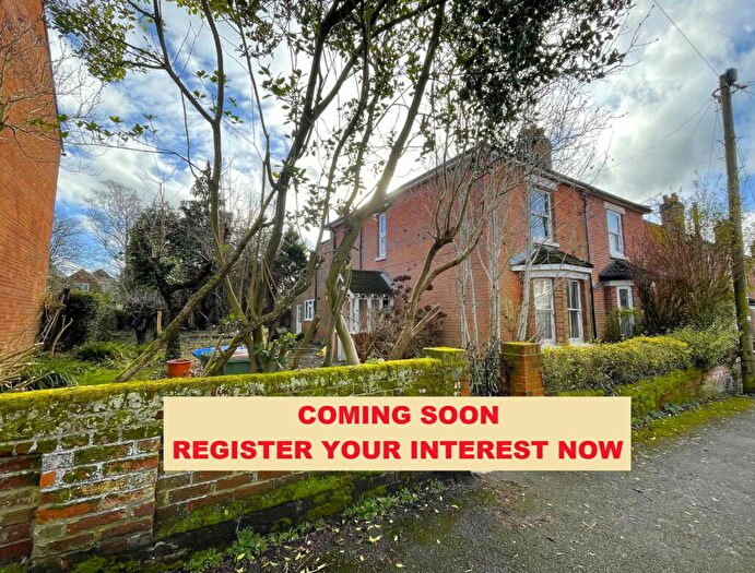 3 Bedroom Semi Detached House For Sale In Rockleigh Road, Bassett, Southampton, SO16