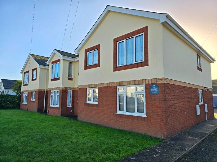 2 Bedroom Flat For Sale In Ty Wern Road, Rhiwbina, Cardiff, CF14
