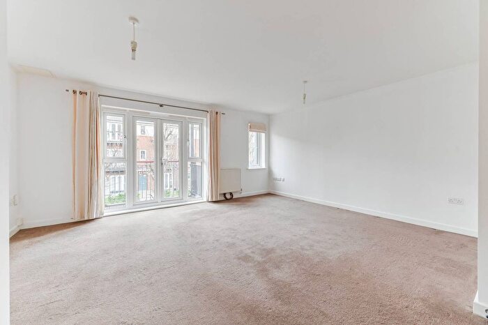 2 Bedroom Flat To Rent In Hemlock Close, Norbury, London, SW16