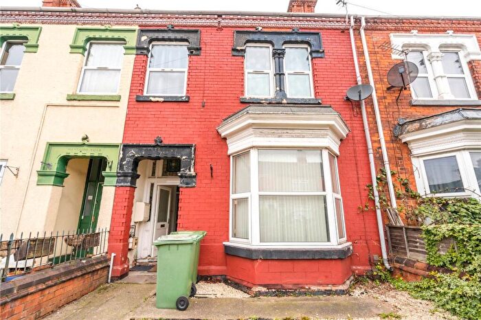3 Bedroom Apartment To Rent In Park Street, Grimsby, DN32