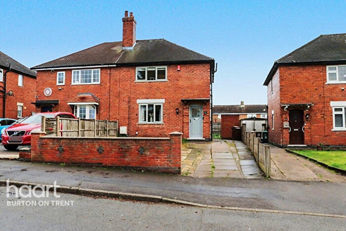 3 Bedroom Semi-Detached House For Sale In The Crest, Linton, Swadlincote, DE12