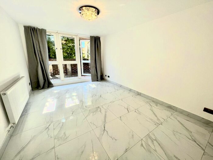 3 Bedroom Maisonette To Rent In Burlington Close, London, W9