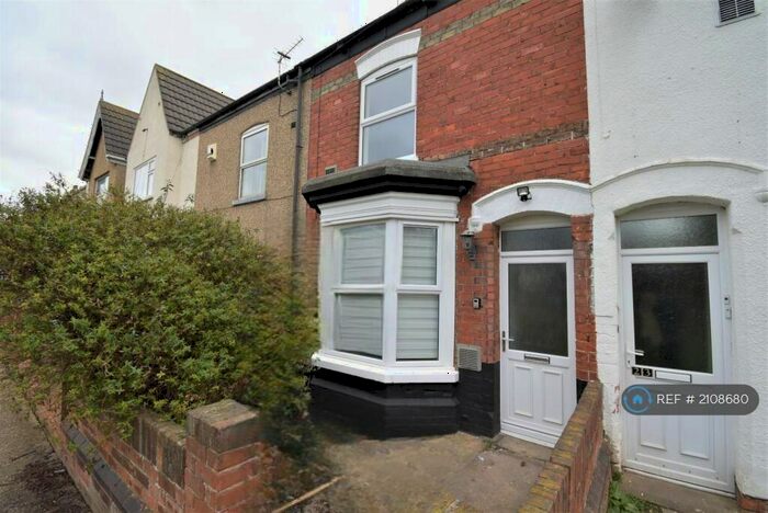 3 Bedroom Terraced House To Rent In Peaksfield Avenue, Grimsby, DN32