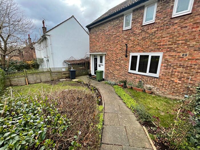 3 Bedroom Semi Detached House To Rent In Baizdon Road, London, SE3