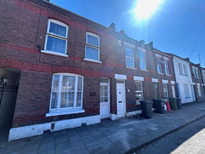 3 Bedroom Terraced House To Rent In Frederick Street, Luton, Beds, LU2