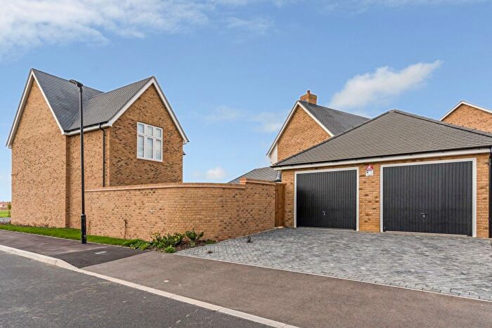 4 Bedroom Detached House To Rent In Tibbs Road, Aylesbury, HP17