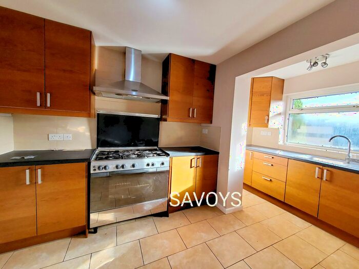 3 Bedroom Detached House To Rent In Devon Road, Luton, LU2