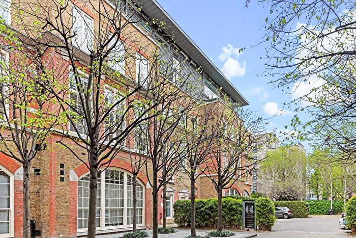 2 Bedroom Flat To Rent In Clark Street, Whitechapel, E1