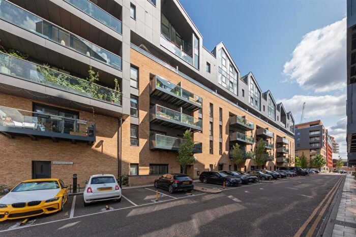 1 Bedroom Flat For Sale In Hoffmans Road, Walthamstow, E17