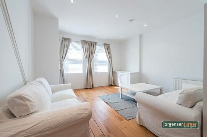 3 Bedroom Property To Rent In Devonshire Road, Chiswick, W4