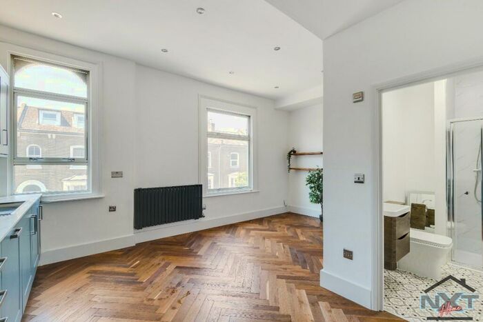 3 Bedroom Duplex To Rent In Cricketfield Road, London, E5