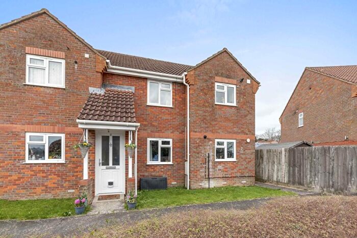 2 Bedroom Maisonette For Sale In Pavilion Way, Little Chalfont, HP6