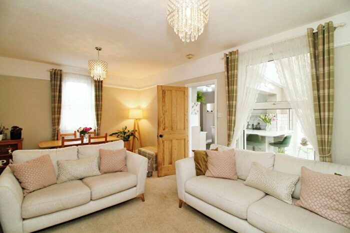 4 Bedroom Detached House For Sale In Nayland Road, Mile End, Colchester, CO4
