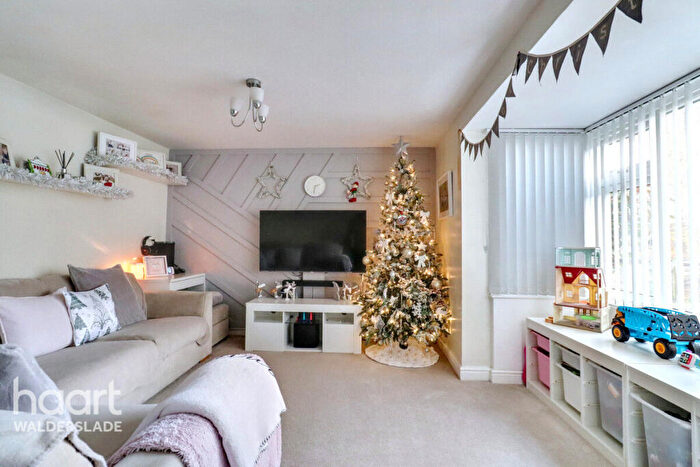 4 Bedroom End Of Terrace House For Sale In Slade Close, Chatham, ME5