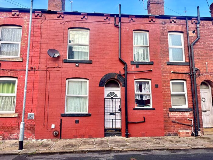 2 Bedroom Terraced House To Rent In Walford Mount, Leeds, LS9