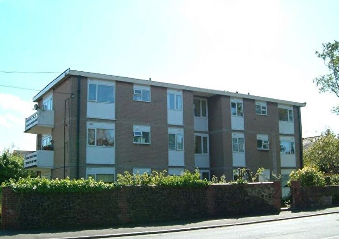 2 Bedroom Flat To Rent In Gladstone Crt, Seafield Rd, Broadstairs, CT10
