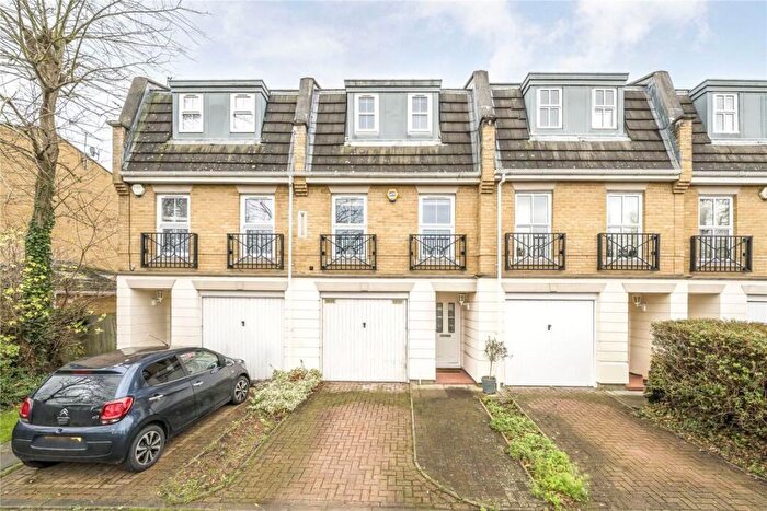 3 Bedroom House For Sale In Napier Court, London, SE12
