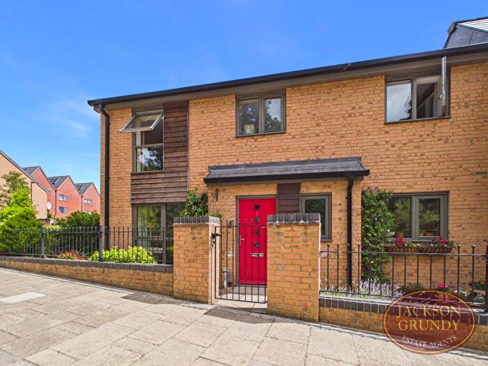 3 Bedroom Semi-Detached House For Sale In Tranchet Lane, Upton, NN5