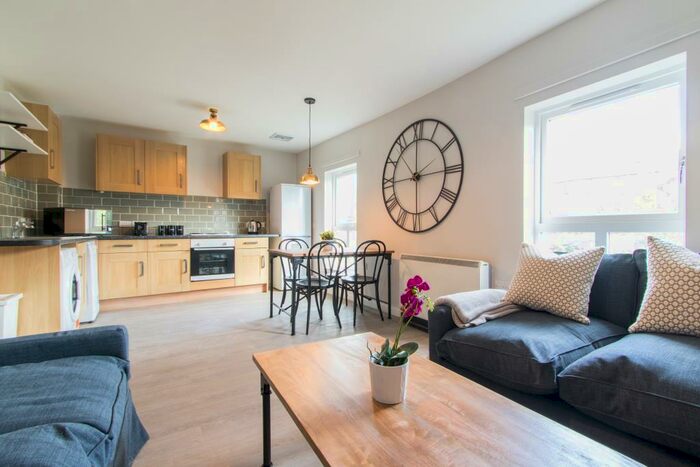 4 Bedroom Flat To Rent In Morrison Circus, Edinburgh, EH3