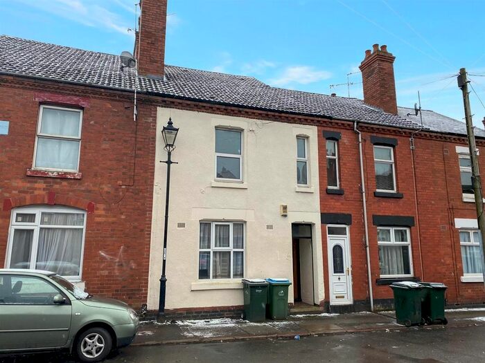 2 Bedroom Flat To Rent In Waveley Road, Spon End, Coventry, CV1