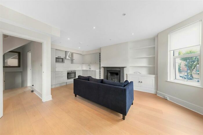 3 Bedroom Flat To Rent In Hartland Road, London, NW6