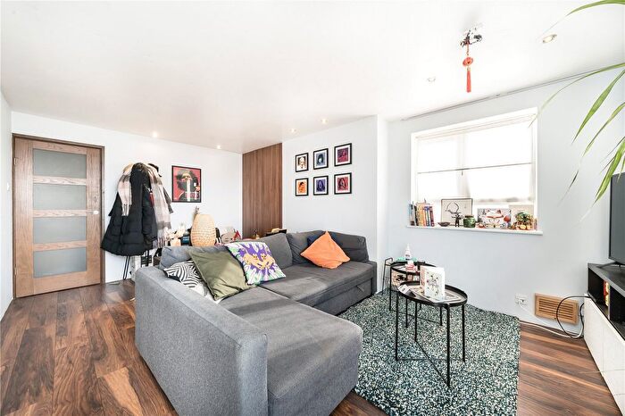 2 Bedroom Flat For Sale In Blackheath Hill, Greenwich, SE10