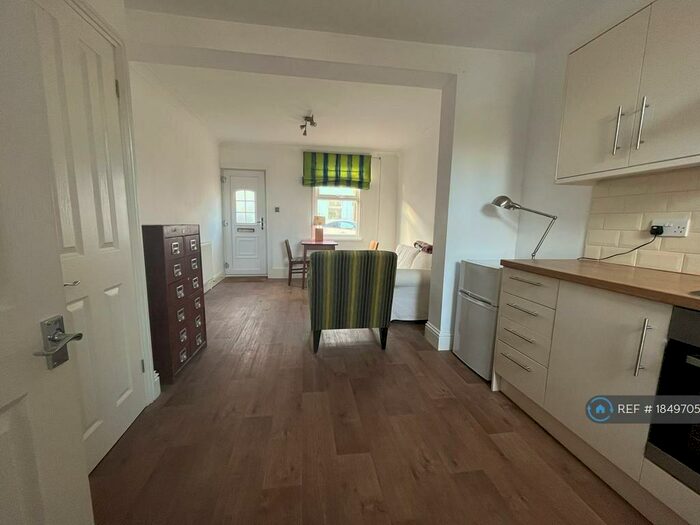 3 Bedroom Terraced House To Rent In Factory Road, Northfleet, Gravesend, DA11