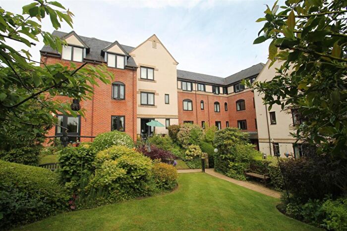 2 Bedroom Flat For Sale In Vale Court, Knaresborough, HG5
