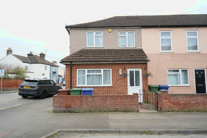 4 Bedroom Terraced House To Rent In Maple Road, Grays, RM17