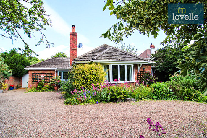 3 Bedroom Detached Bungalow For Sale In Welholme Avenue, Grimsby, DN32