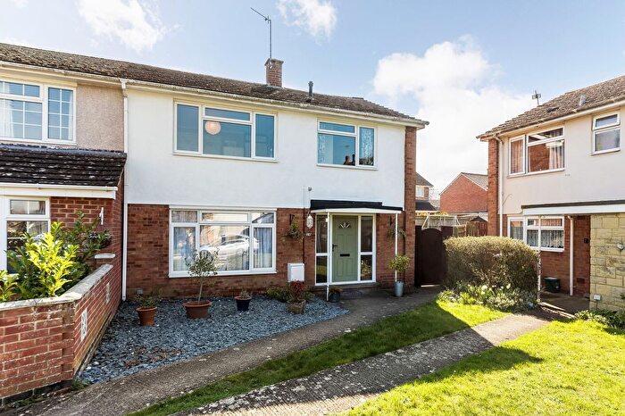 4 Bedroom Semi-detached House For Sale In Fettiplace Road, Marcham, OX13