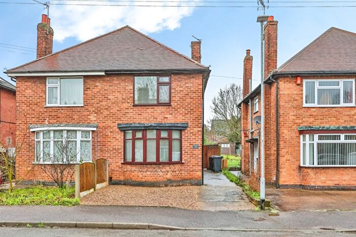 3 Bedroom Semi Detached House For Sale In Broxtowe Drive, Hucknall, Nottingham, NG15