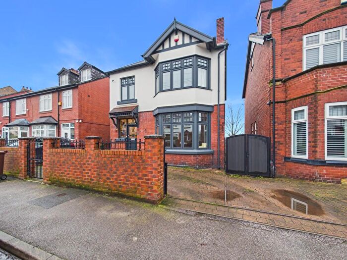 5 Bedroom Detached House For Sale In Park Avenue, Castleford, WF10