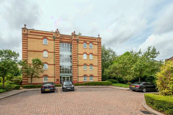 2 Bedroom Flat To Rent In Keble Place, Barnes, London, SW13