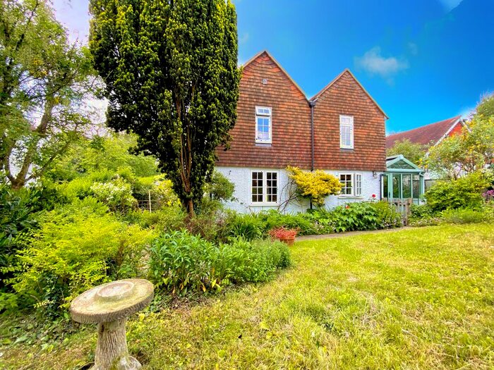 4 Bedroom Detached House To Rent In Lovehurst Lane, Staplehurst, Tonbridge, TN12