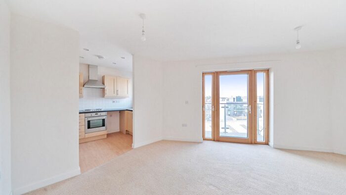 1 Bedroom Flat For Sale In Plough Close, London, NW10