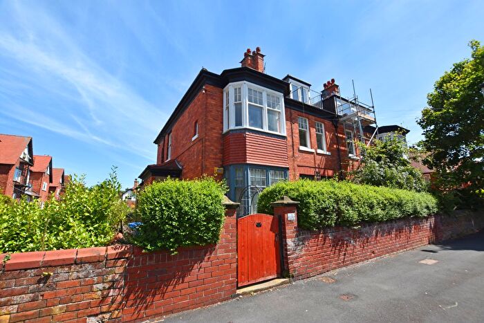 4 Bedroom Maisonette To Rent In Holbeck Avenue, Scarborough, YO11
