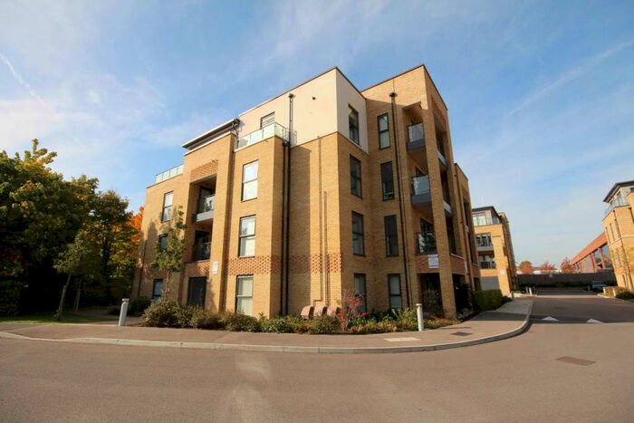 2 Bedroom Apartment To Rent In Sterling Square, Bracknell, RG12