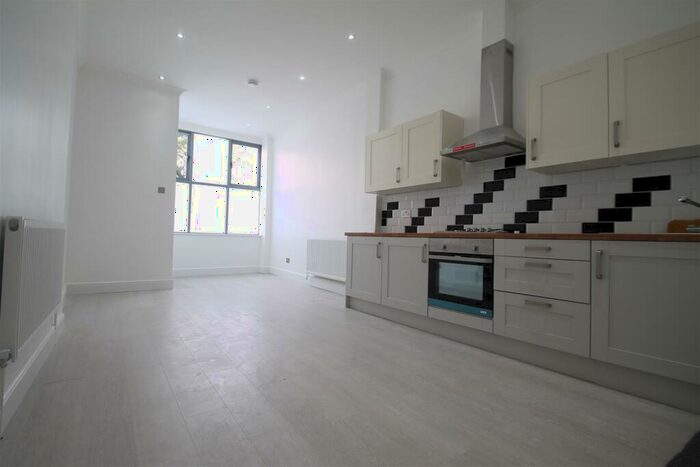 1 Bedroom Flat To Rent In London, SE14