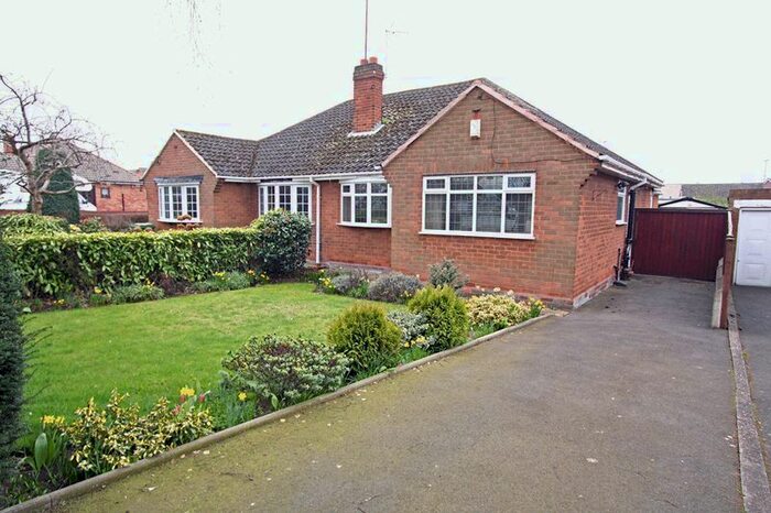 2 Bedroom Semi-Detached Bungalow To Rent In Moss Grove, Kingswinford, DY6