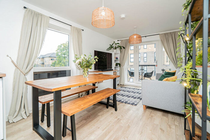 2 Bedroom Apartment For Sale In Twain Way, Tattenhoe Park, Milton Keynes, MK4